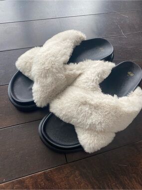 H&M Cream Faux-Fur Crossband Slide Sandals